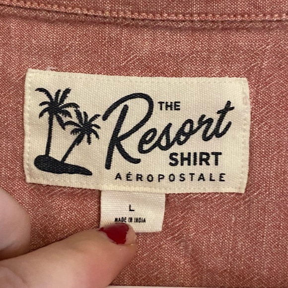 red light button down beach - Picture 2 of 3